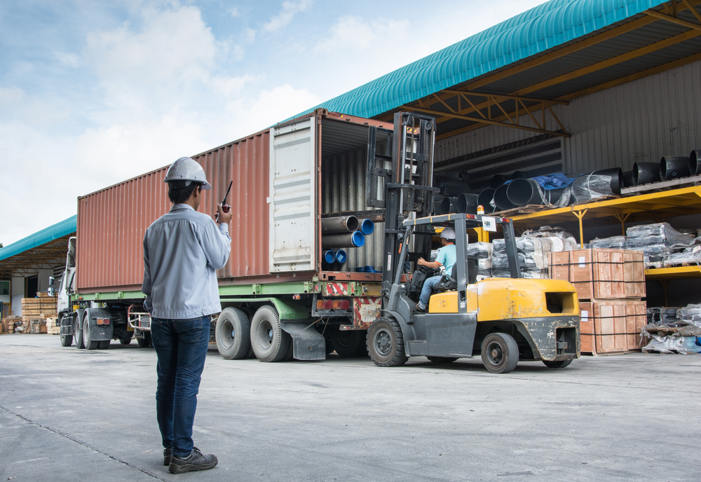 40' Container being loaded